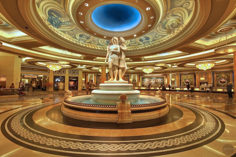 las-vegas-caesars-palace-lobby-L