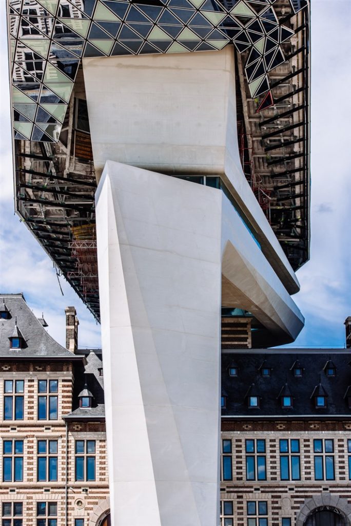 port-house-di-anversa-progettata-da-zaha-hadid-5