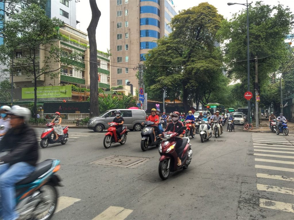 5-suggerimenti-per-attraversare-la-strada-incolumi-in-vietnam-4