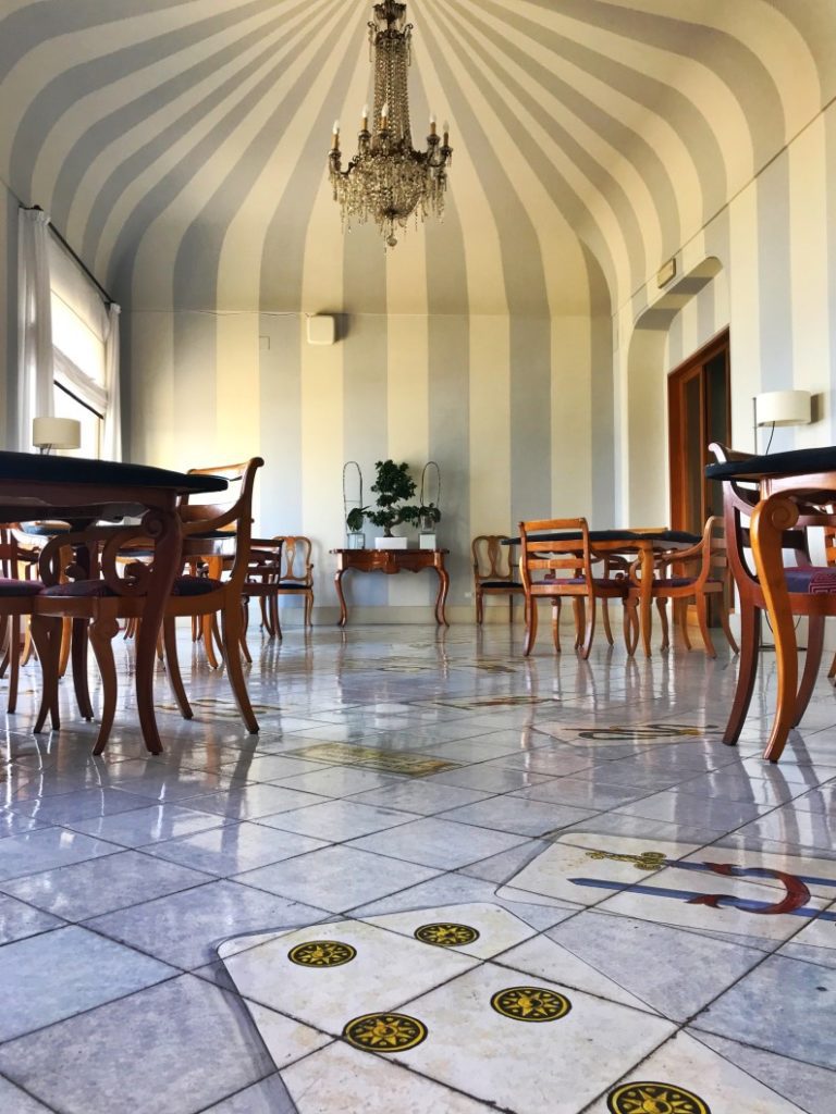 piscina regina isabella ischia