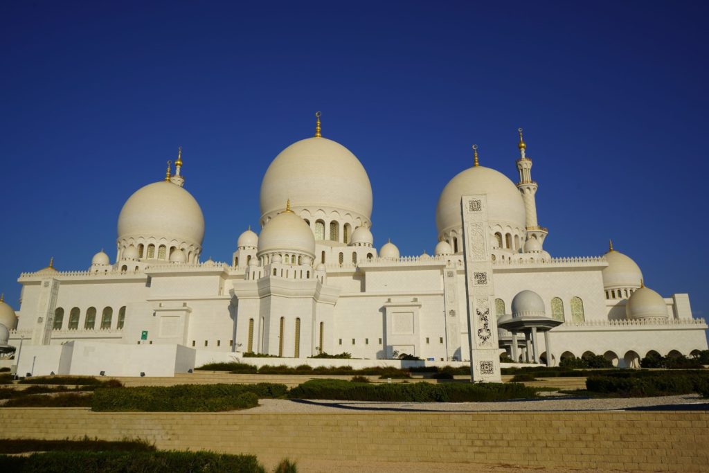 spostarsi da dubai a abu dhabi