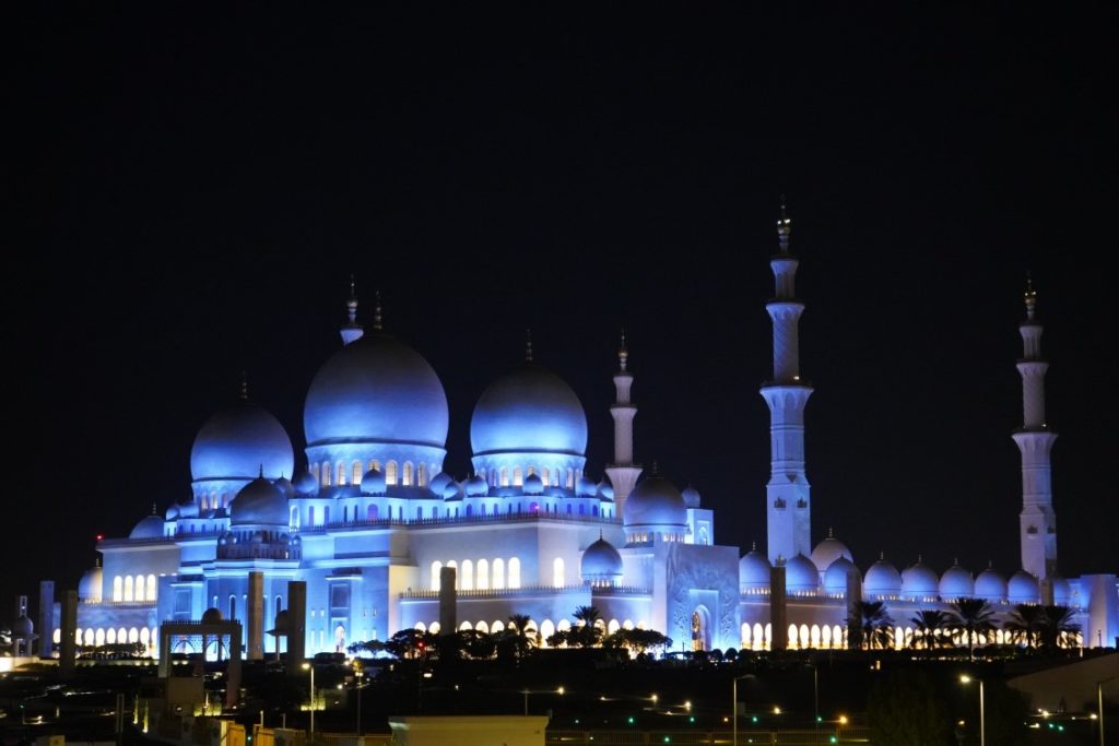 moschea abu dhabi di notte